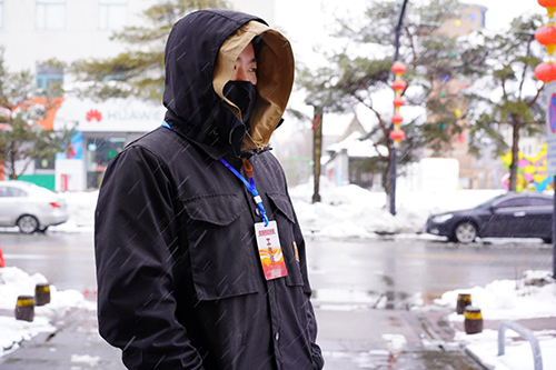 春雪中的守望者：疫情不除，我們不散